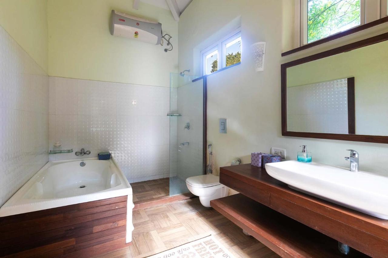 Hamptons Charm By Stayvista Luxury 5Br With Pool, Lawn & Table Tennis Alibag Luaran gambar
