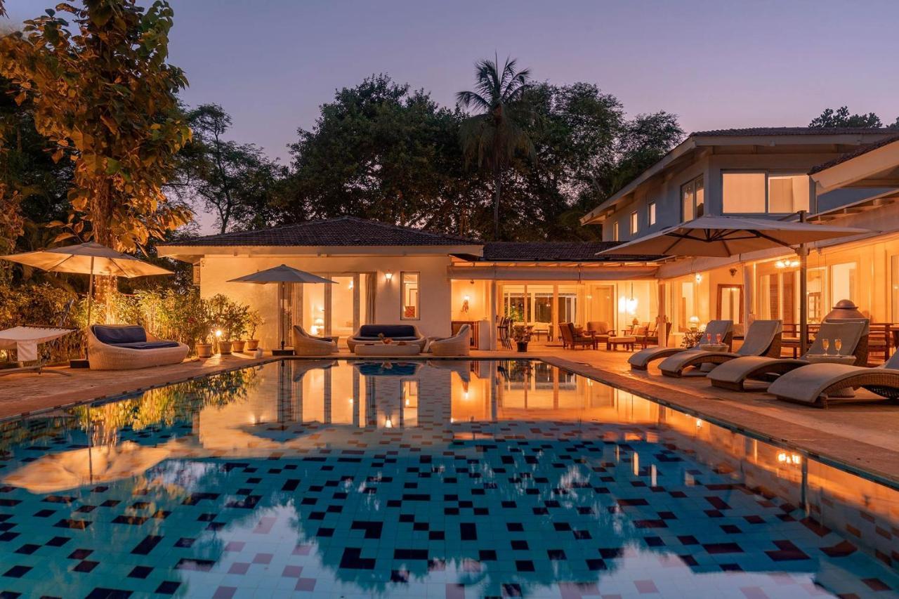 Hamptons Charm By Stayvista Luxury 5Br With Pool, Lawn & Table Tennis Alibag Luaran gambar