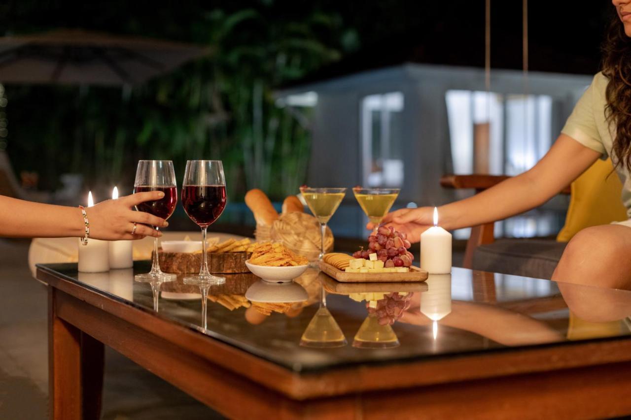 Hamptons Charm By Stayvista Luxury 5Br With Pool, Lawn & Table Tennis Alibag Luaran gambar