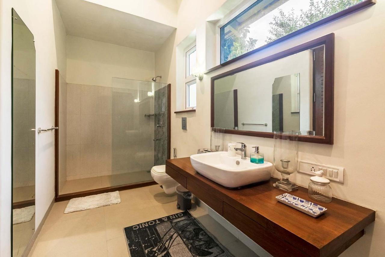 Hamptons Charm By Stayvista Luxury 5Br With Pool, Lawn & Table Tennis Alibag Luaran gambar