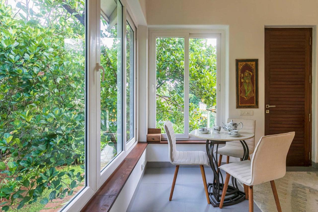 Hamptons Charm By Stayvista Luxury 5Br With Pool, Lawn & Table Tennis Alibag Luaran gambar