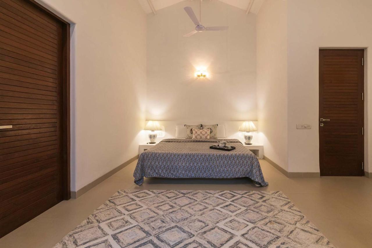 Hamptons Charm By Stayvista Luxury 5Br With Pool, Lawn & Table Tennis Alibag Luaran gambar